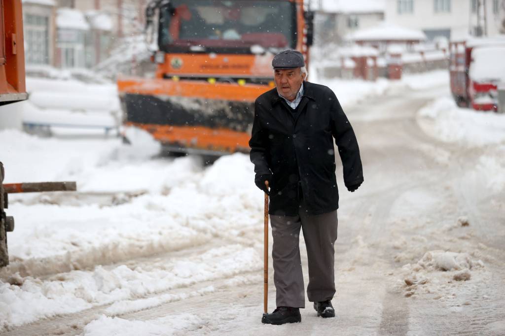 bilecik-haber_kirklareli-nin-yuksek-kesimlerinde-kar-etkili-oluyor-55535.jpg