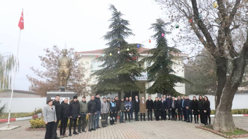bilecik-haber_kirklareli-valisi-turan-babaeski-ilcesinde-ziyaretlerde-bulundu-56408.jpg