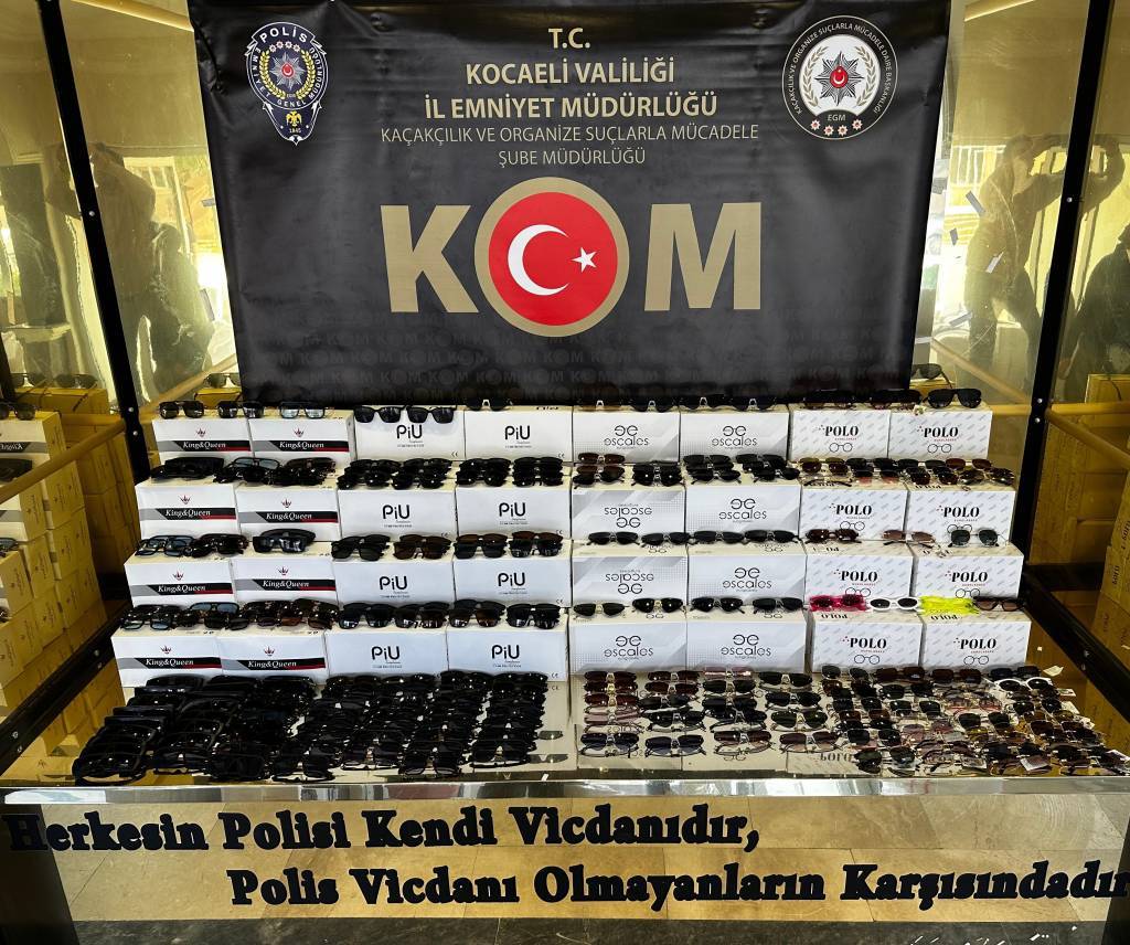 bilecik-haber_kocaeli-de-bir-tirda-169-bin-680-kacak-gunes-gozlugu-ele-gecirildi-55088.jpg