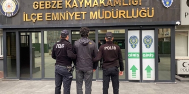 bilecik-haber_kocaeli-de-kesinlesmis-hapis-cezasi-bulunan-2-hukumlu-yakalandi-54670.jpg