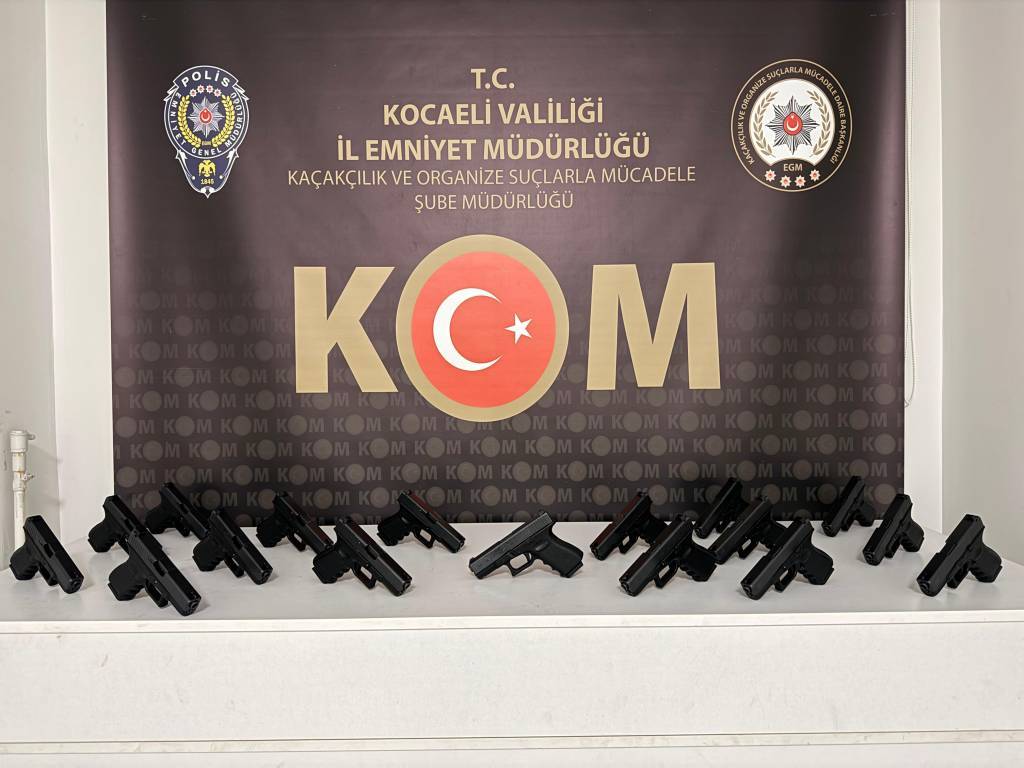 bilecik-haber_kocaeli-de-silah-kacakciligi-operasyonunda-yakalanan-6-zanli-tutuklandi-55086.jpg