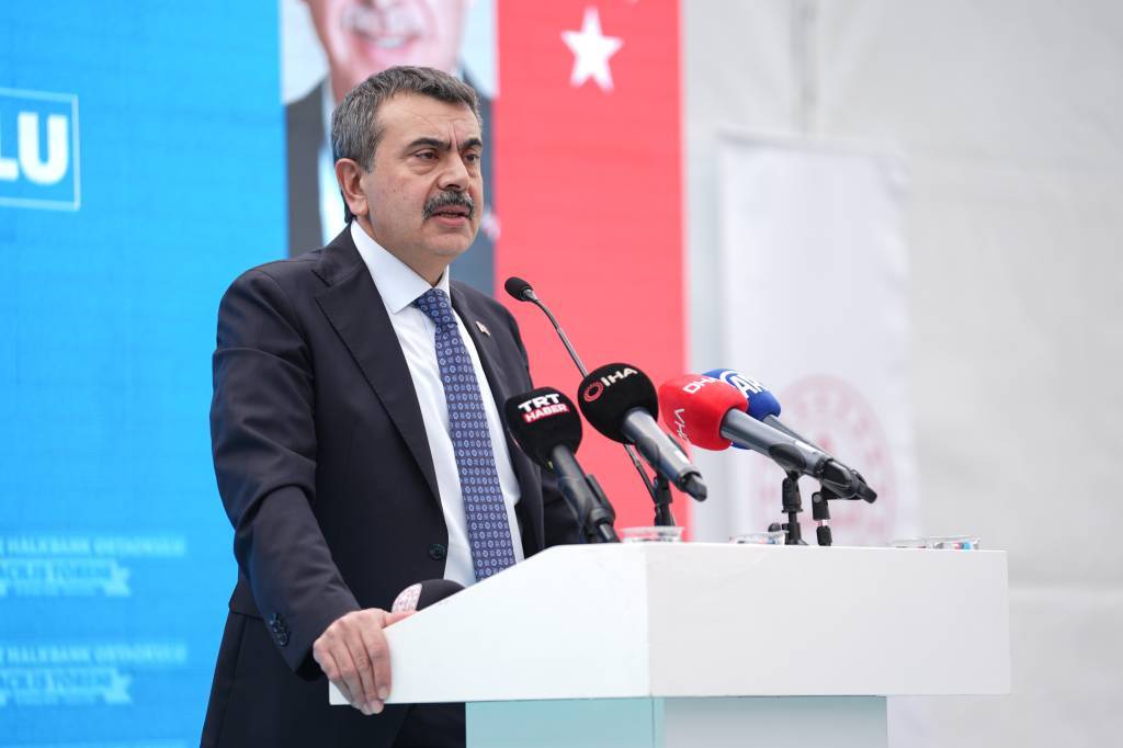 bilecik-haber_milli-egitim-bakani-tekin-umraniye-halkbank-ortaokulu-acilis-toreninde-konustu-56191.jpg