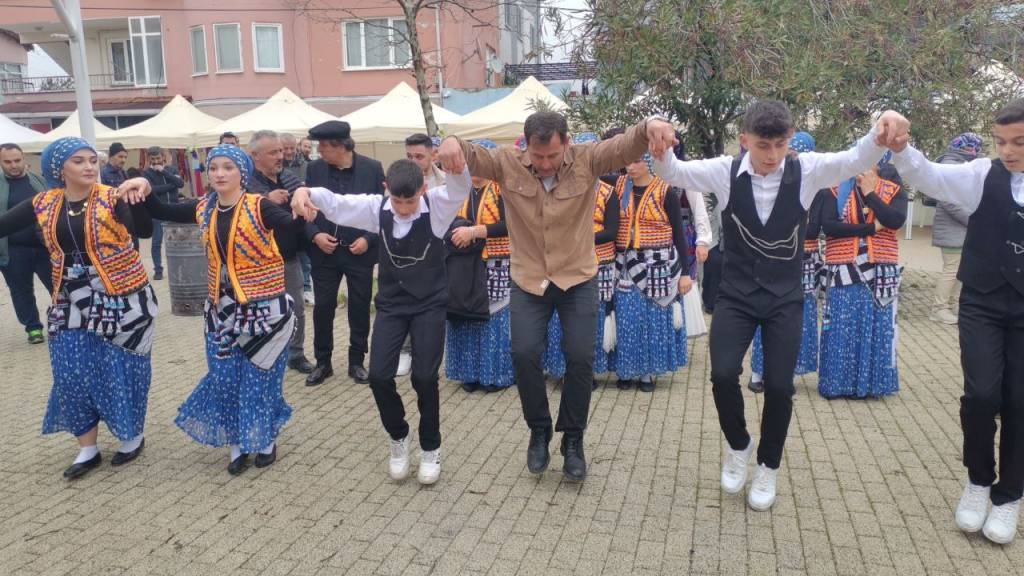 bilecik-haber_mudanya-da-kalandar-gelenegi-etkinlikleri-duzenlendi-55310.jpg