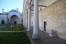 bilecik-haber_osmanli-donemi-tedavi-yontemlerinin-anlatildigi-odullu-muze-yogun-ilgi-gormeye-devam-ediyor-53458.jpg