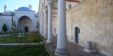 bilecik-haber_osmanli-donemi-tedavi-yontemlerinin-anlatildigi-odullu-muze-yogun-ilgi-gormeye-devam-ediyor-53458.jpg