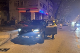 bilecik-haber_sakarya-da-polisin-uygulama-yaptigini-goren-surucu-aracini-birakip-kacti-53470.jpg