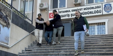 bilecik-haber_sultangazi-de-esini-silahla-vurup-cesedini-aracina-koydugu-iddia-edilen-zanli-adliyede-54399.jpg