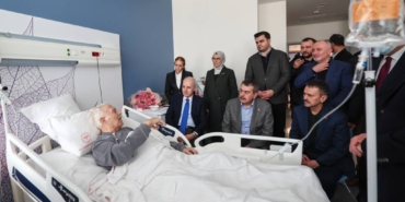 bilecik-haber_tbmm-baskani-kurtulmus-ve-bakan-tekin-den-ak-parti-li-abis-e-gecmis-olsun-ziyareti-54098.jpg
