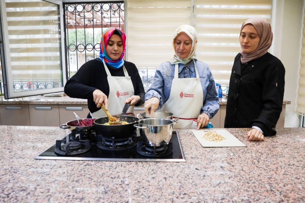 bilecik-haber_umraniye-belediyesinin-kurslariyla-binlerce-kisi-meslek-sahibi-oluyor-55758.jpg