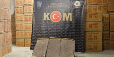 bilecik-haber_yalova-da-durdurulan-kamyonda-3-milyon-360-bin-makaron-ele-gecirildi-54341.jpg