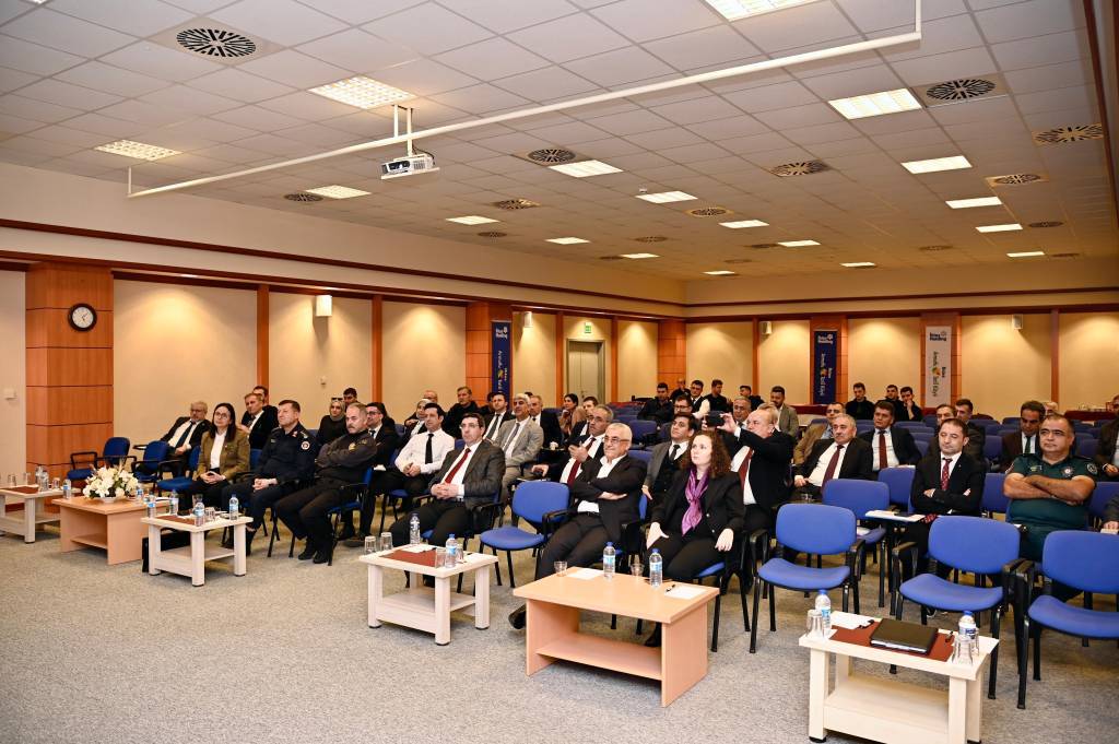bilecik-haber_yalova-da-kurumlar-brifingi-programi-basladi-55173.jpg
