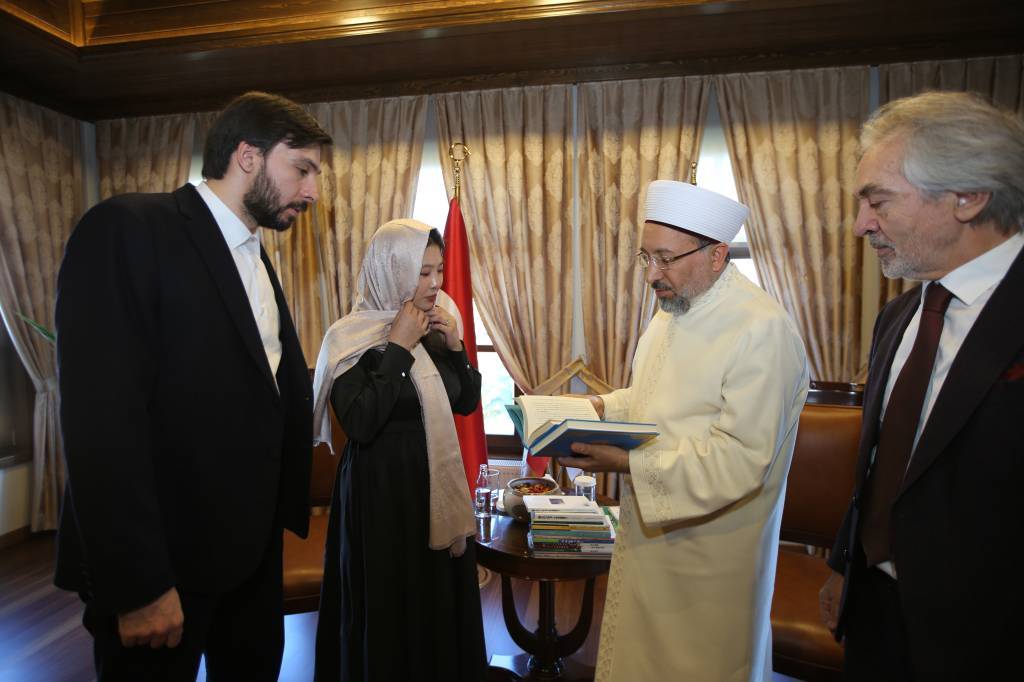 bilecik-haber_yazar-iskender-pala-nin-japon-gelini-saito-istanbul-da-musluman-oldu-55653.jpg