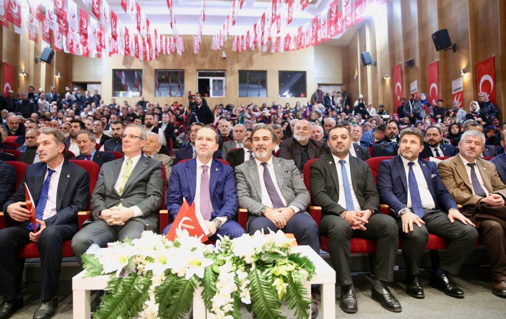 bilecik-haber_yeniden-refah-partisi-genel-baskani-erbakan-kocaeli-de-partisinin-uye-katilim-programina-istirak-etti-56399.jpg