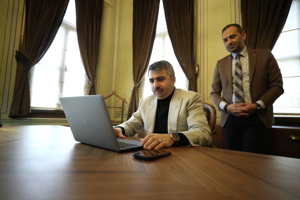 bilecik-haber_yildirim-belediye-baskani-yilmaz-aa-nin-yilin-kareleri-oylamasina-katildi-55471.jpg