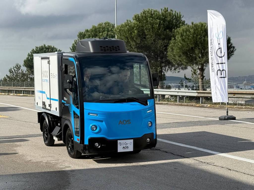 bilecik-haber_anadolu-isuzu-nun-elektrikli-kucuk-kamyonu-bige-nin-seri-uretimi-basladi-61263.jpg