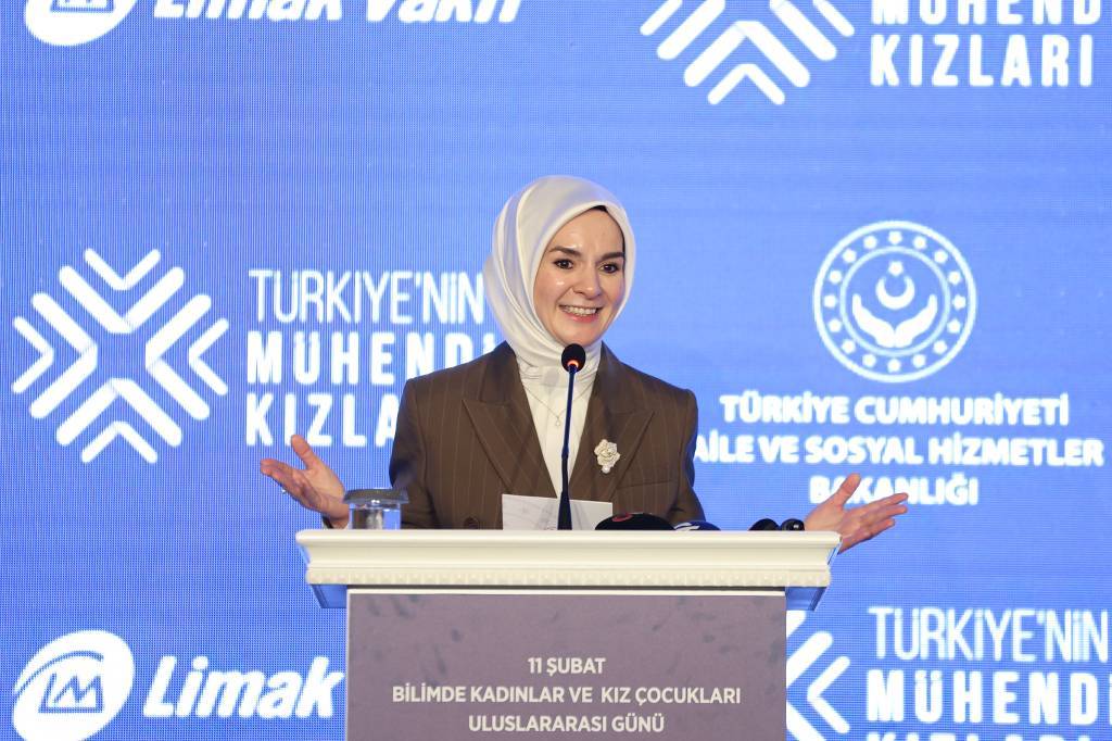 bilecik-haber_bakan-goktas-turkiye-nin-muhendis-kizlari-projesi-3-faz-protokol-anlasmasi-imza-toreninde-konustu-59821.jpg