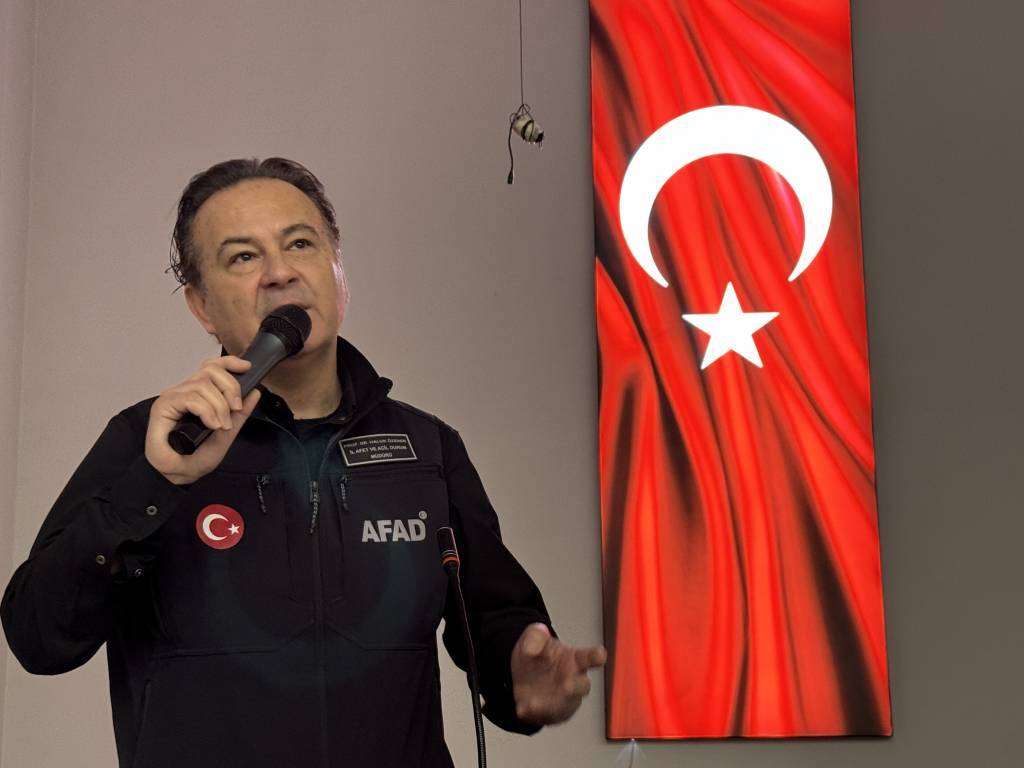 bilecik-haber_bayrampasa-da-afet-bilinci-ve-hazirlik-egitimi-duzenlendi-59061.jpg