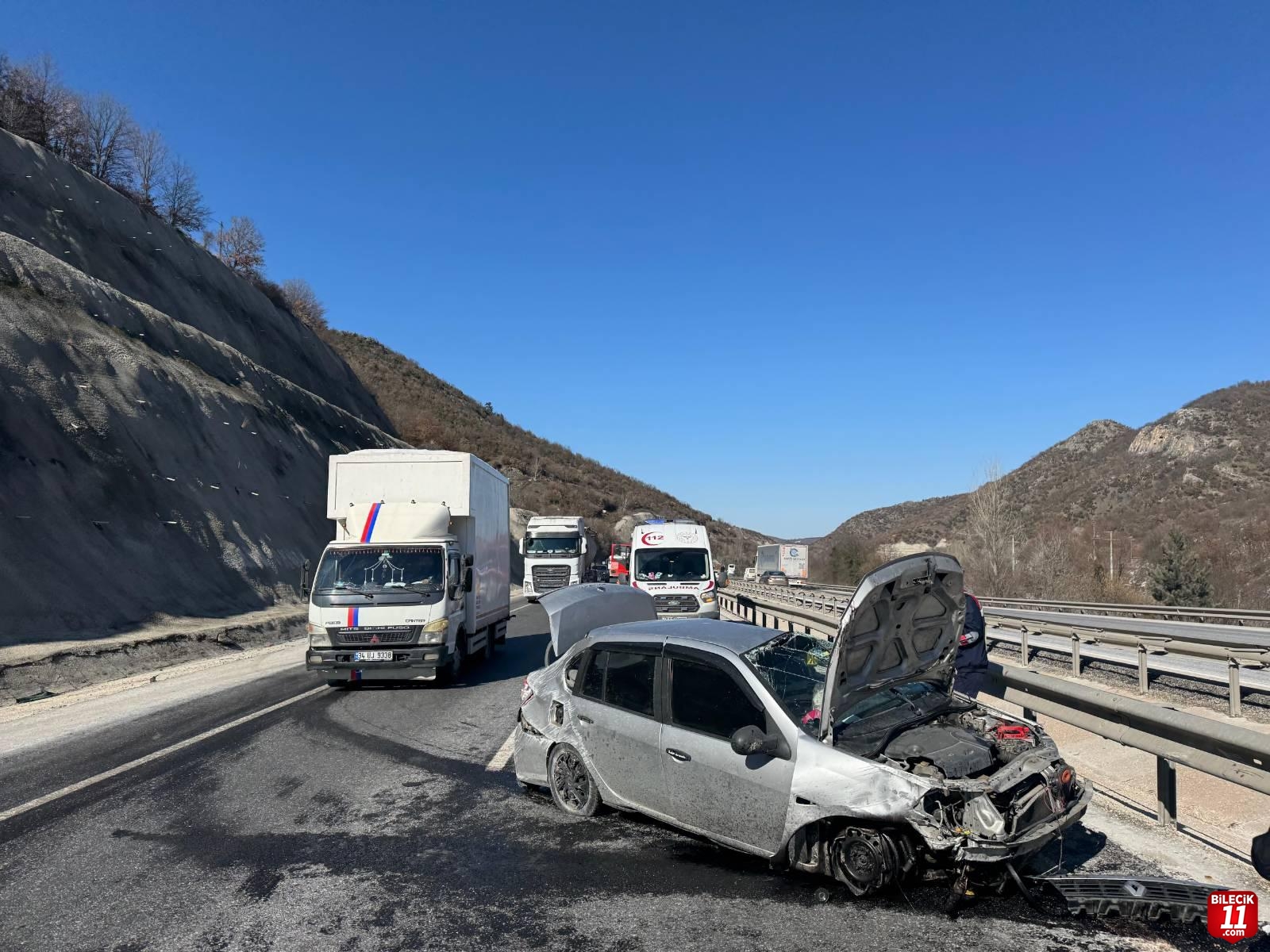 Bilecik'te bariyere çarpan otomobildeki 3 kişi yaralandı