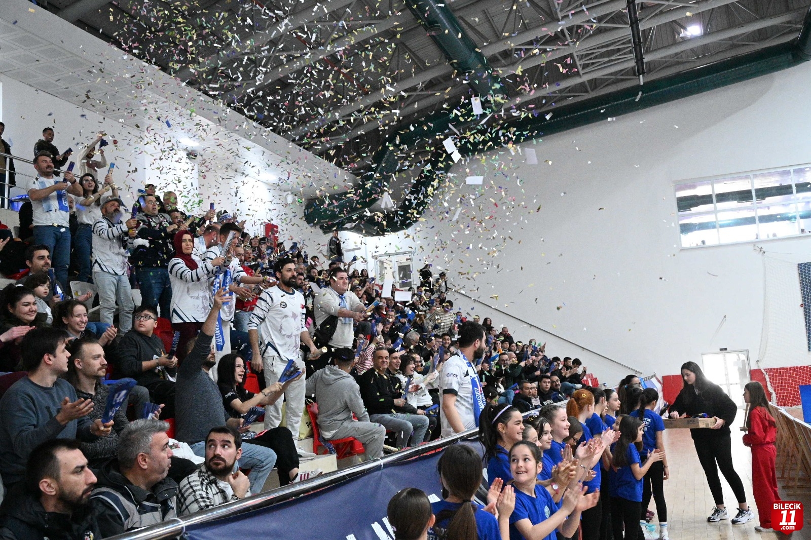 BOZÜYÜK’TE PLAY-OFF SEVİNCİ