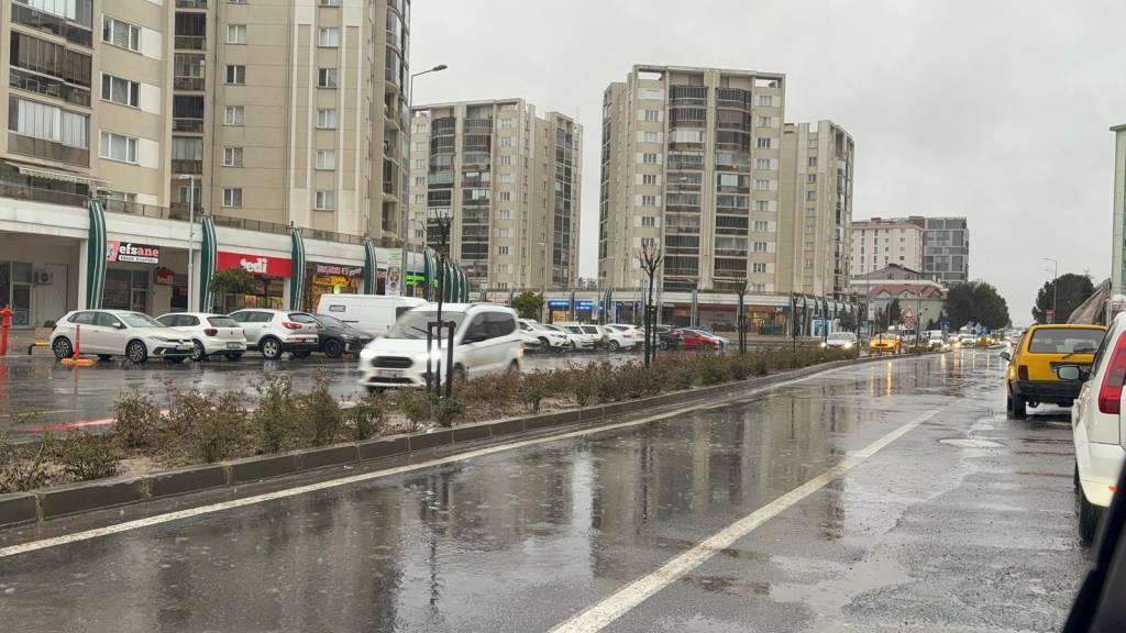 bilecik-haber_corlu-da-saganak-etkili-oldu-60845.jpg