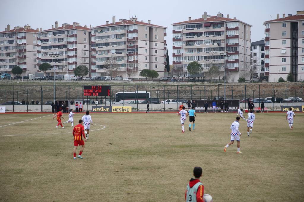 bilecik-haber_edirnespor-sahasinda-nigde-belediyespor-ile-0-0-berabere-kaldi-58345.jpg