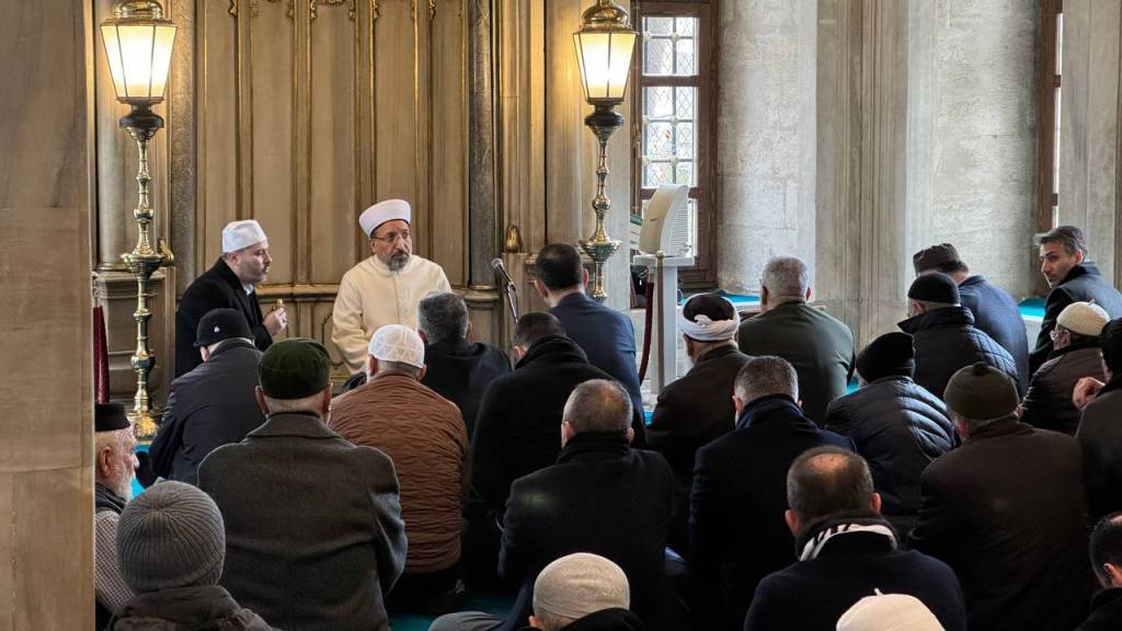 bilecik-haber_eyup-sultan-camii-nde-6-subat-depremlerinde-hayatini-kaybedenler-icin-mevlit-okutuldu-59046.jpg