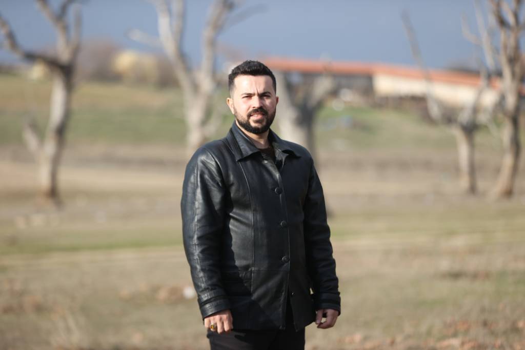 bilecik-haber_kirklarelili-sanatci-kansere-turkuyle-dikkati-cekti-58629.jpg