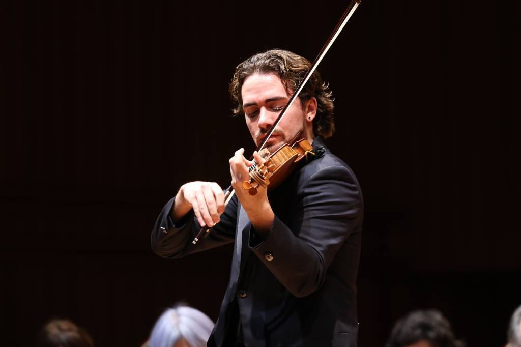bilecik-haber_odullu-keman-virtuozu-giuseppe-gibboni-istanbul-da-muzikseverlerle-bulustu-62825.jpg