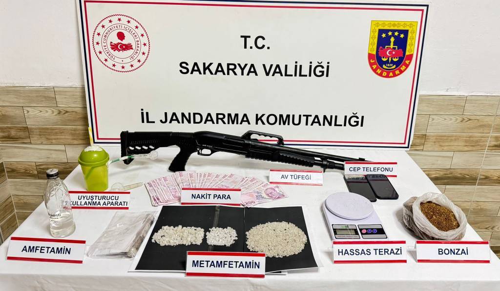bilecik-haber_sakarya-da-uyusturucu-operasyonunda-2-supheli-tutuklandi-59111.jpg