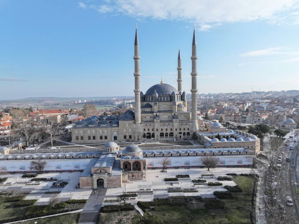 bilecik-haber_selimiye-camisi-nin-merkezinde-yer-alan-muezzin-mahfili-restore-ediliyor-60171.jpg