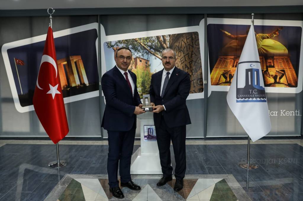 bilecik-haber_tekirdag-valisi-soyturk-canakkale-de-ziyaretlerde-bulundu-58654.jpg