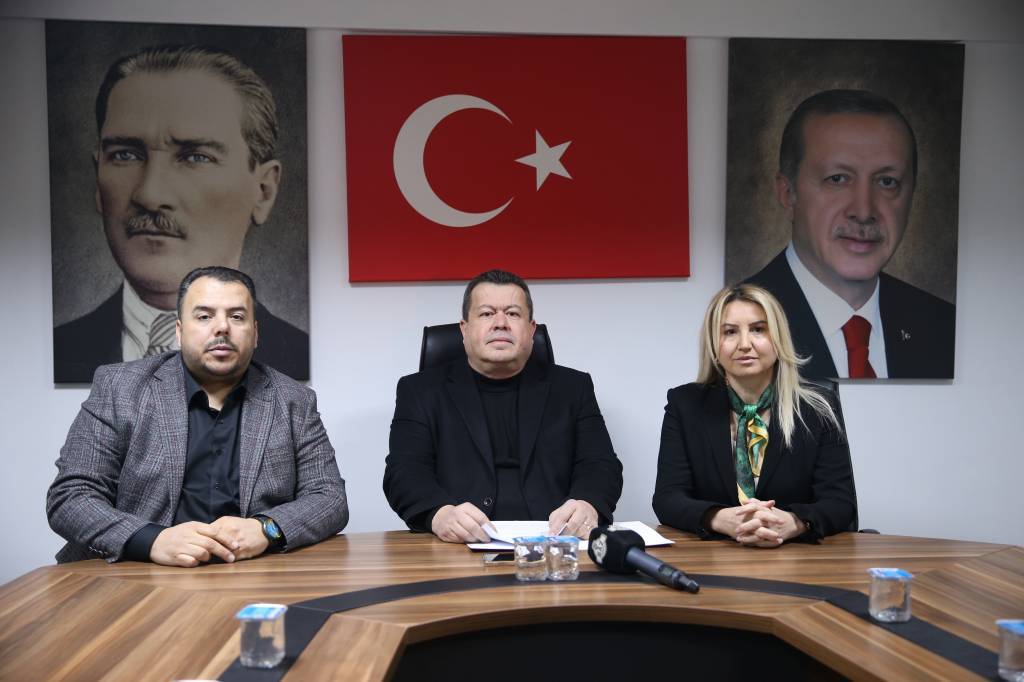 bilecik-haber_trakya-da-ak-parti-teskilatlarindan-vatandaslara-8-olagan-buyuk-kongre-daveti-60847.jpg