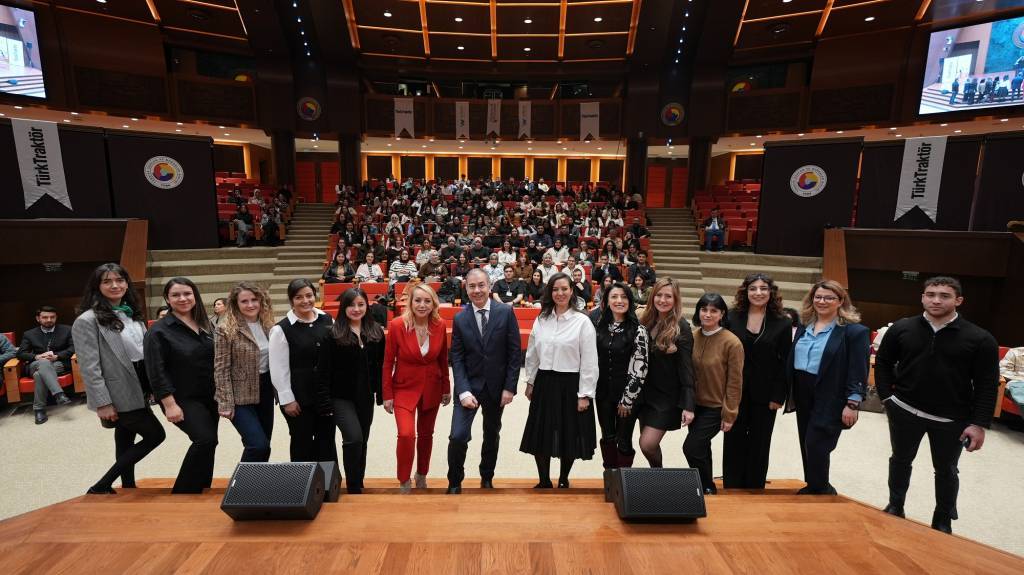 bilecik-haber_turktraktor-den-genc-kadinlara-teknoloji-ve-yenilik-egitimi-61408.jpg