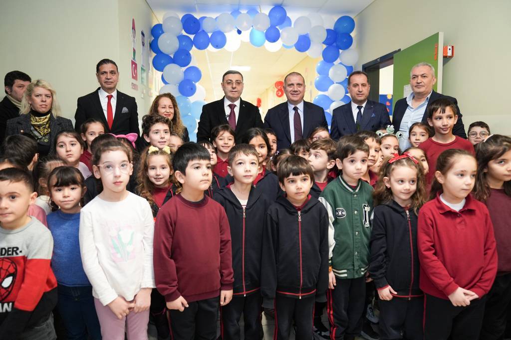 bilecik-haber_tuzla-da-ogrenciler-icin-ingilizce-egitim-koridoru-acildi-58492.jpg