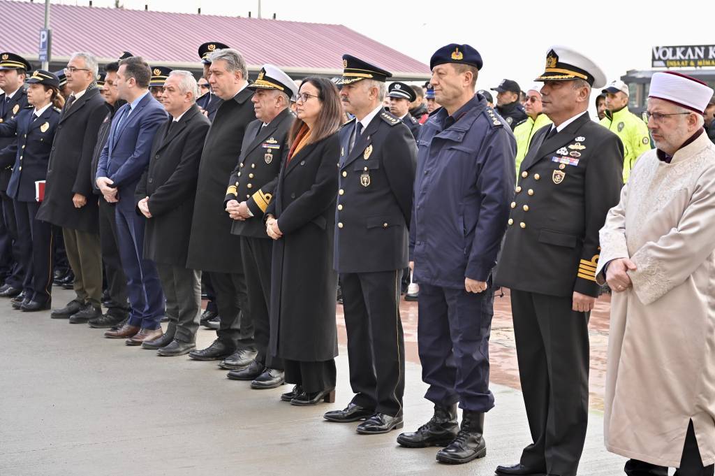 bilecik-haber_yalova-da-kalp-krizi-sonucu-hayatini-kaybeden-polis-icin-toren-duzenlendi-60364.jpg