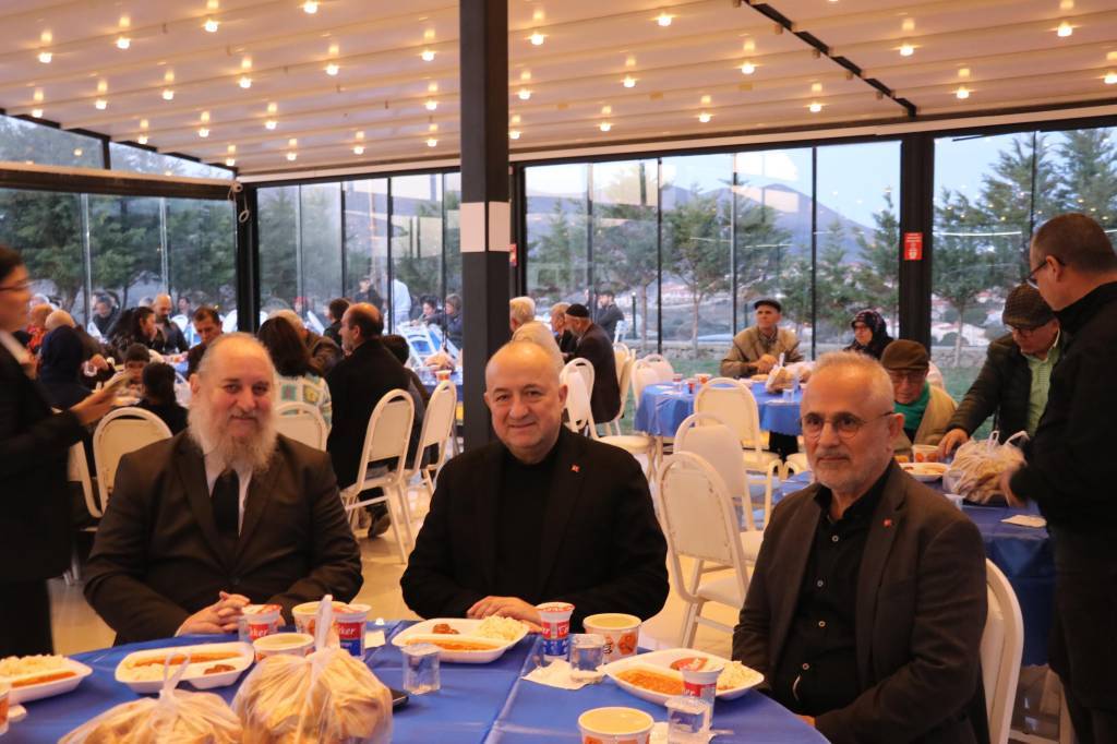bilecik-haber_ak-parti-canakkale-milletvekili-gider-gokceada-da-iftar-programina-katildi-66171.jpg