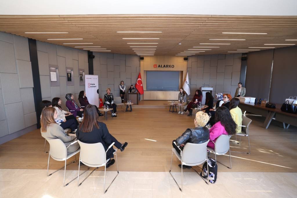 bilecik-haber_alarko-holding-dunya-kadinlar-gunu-nde-kadin-girisimcilerle-bulustu-64265.jpg