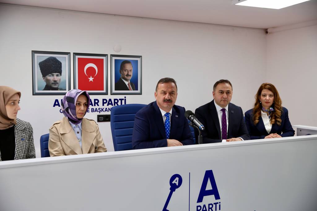 bilecik-haber_anahtar-parti-genel-baskani-agiralioglu-kocaeli-de-konustu-64411.jpg