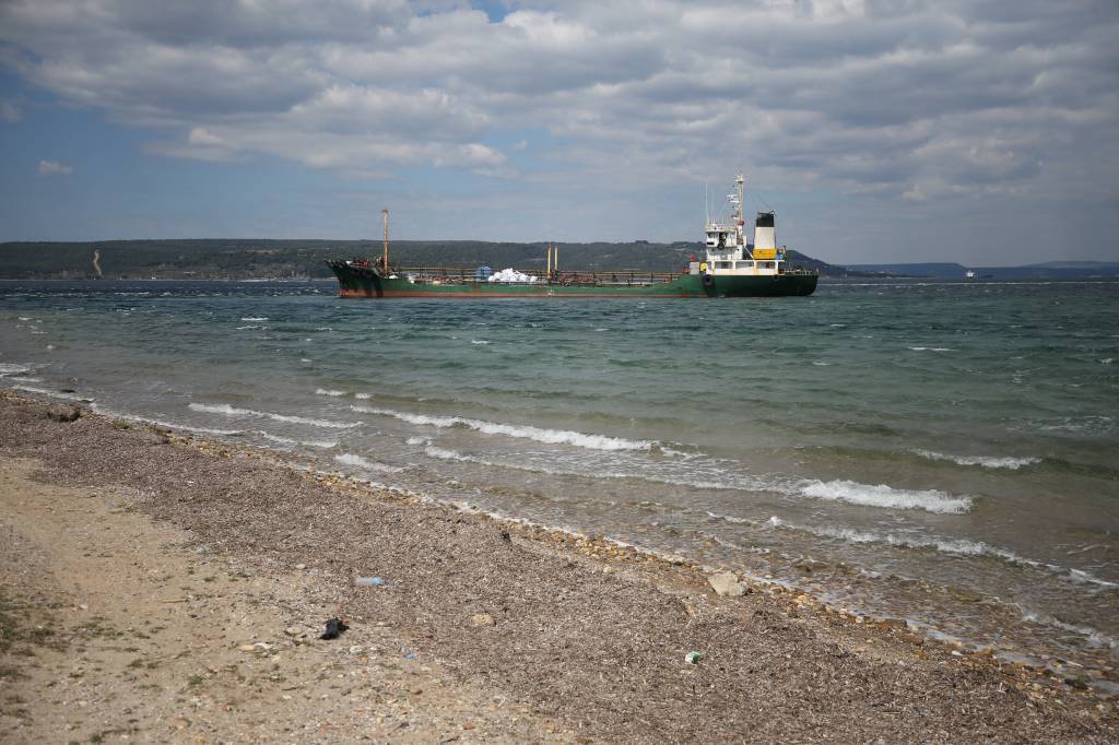 bilecik-haber_canakkale-bogazi-nda-tanker-karaya-oturdu-66196.jpg