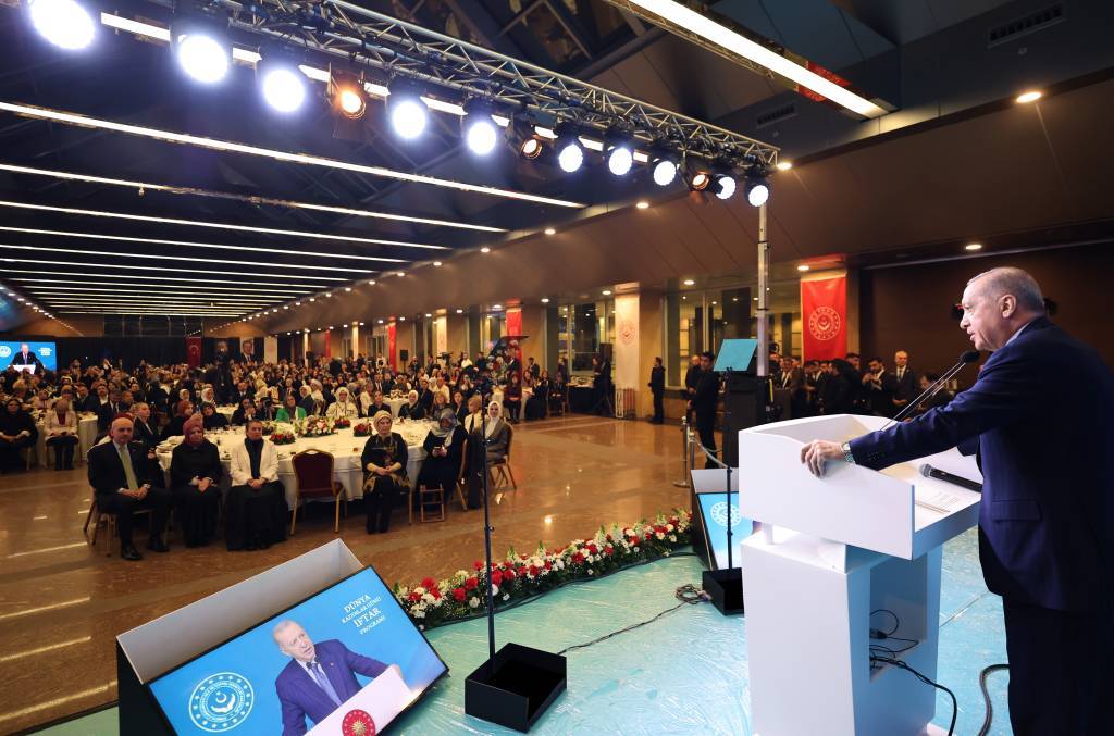 bilecik-haber_cumhurbaskani-erdogan-8-mart-dunya-kadinlar-gunu-iftar-programi-nda-konustu-1-64407.jpg