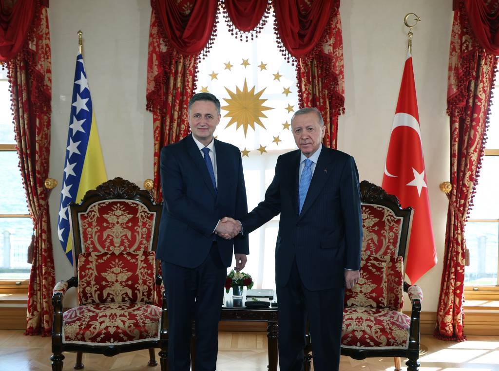 bilecik-haber_cumhurbaskani-erdogan-bosna-hersek-devlet-baskanligi-konseyi-uyesi-becirovic-i-kabul-etti-65218.jpg