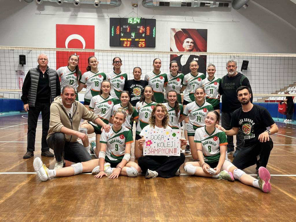 bilecik-haber_doga-koleji-ortaokullar-voleybolda-turkiye-sampiyonu-oldu-66588.jpg