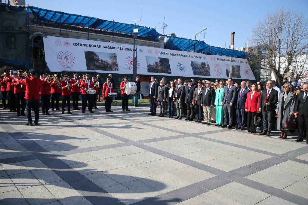 bilecik-haber_edirne-de-14-mart-tip-bayrami-dolayisiyla-toren-duzenlendi-65172.jpg