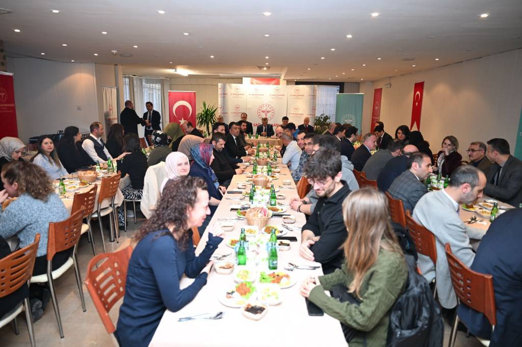 bilecik-haber_istanbul-il-saglik-mudurlugunun-geleneksel-iftar-programi-duzenlendi-64164.jpg