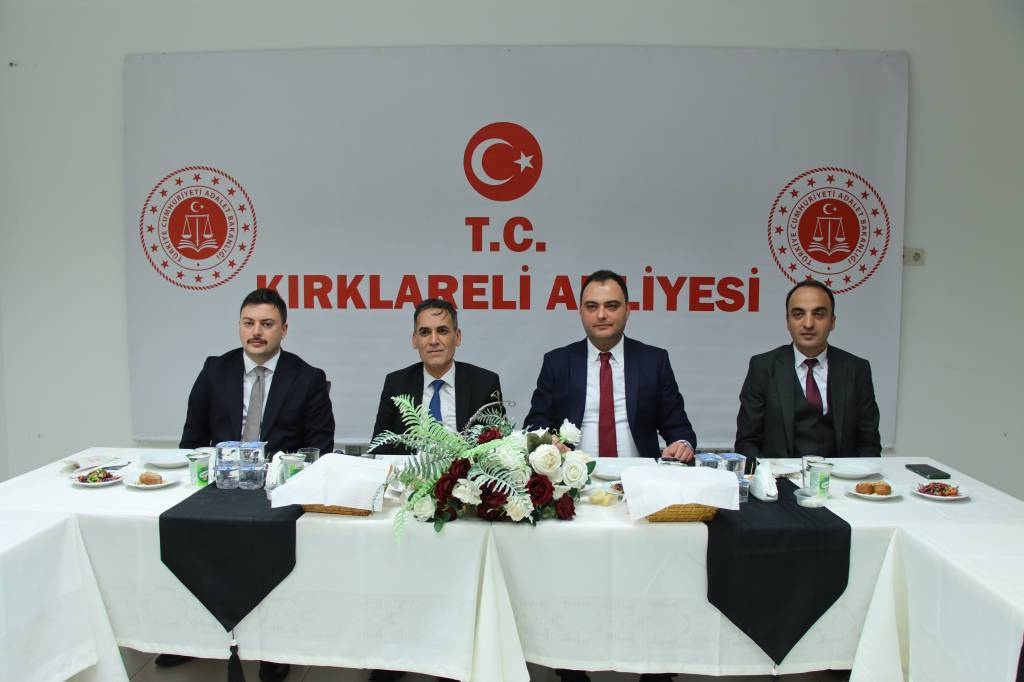 bilecik-haber_kirklareli-cumhuriyet-bassavciliginca-iftar-programi-duzenlendi-65135.jpg