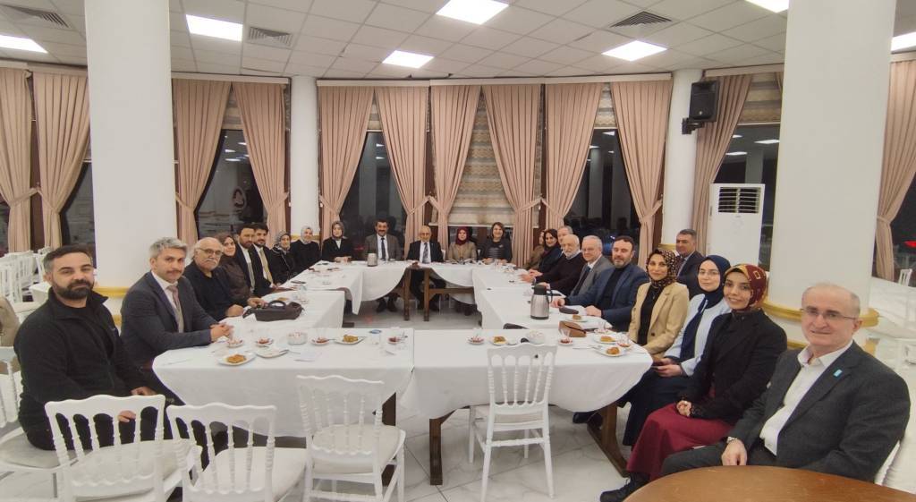 bilecik-haber_medeniyet-okumalari-projesi-ne-ozel-iftar-programi-duzenlendi-66152.jpg