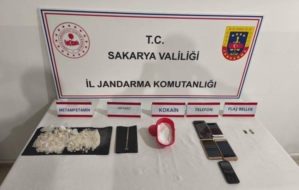 bilecik-haber_sakarya-da-uyusturucu-operasyonunda-2-zanli-tutuklandi-66975.jpg