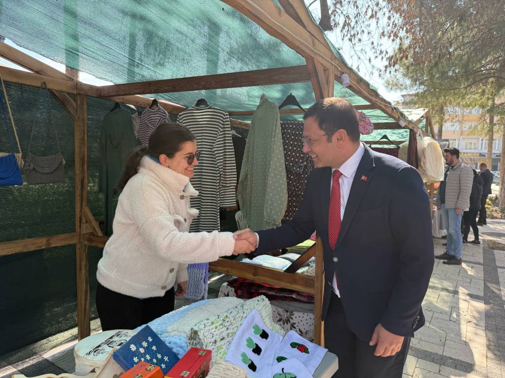 bilecik-haber_sindirgi-da-kadinlar-urunlerini-sergiledi-64140.jpg