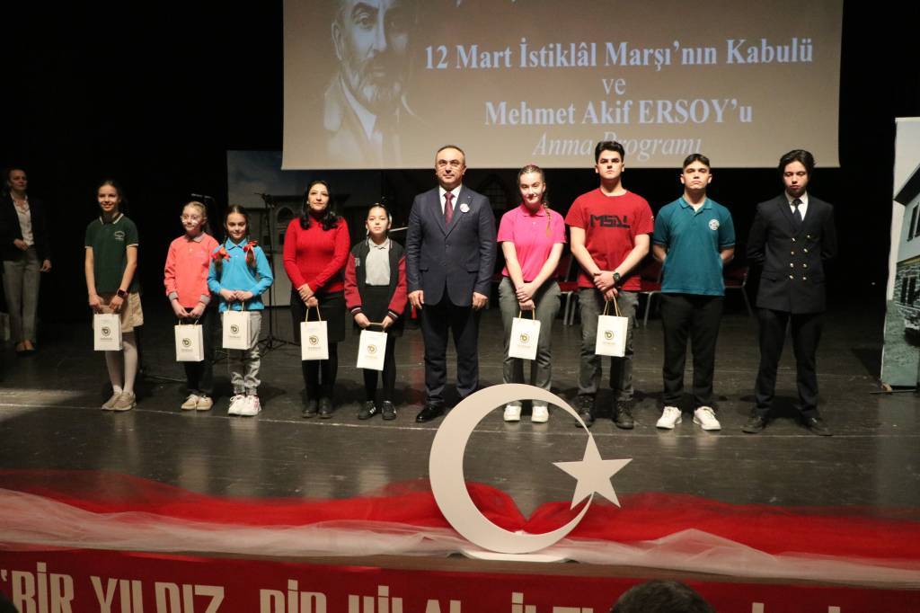 bilecik-haber_tekirdag-da-istiklal-marsi-nin-kabulu-ve-mehmet-akif-ersoy-u-anma-gunu-programi-duzenlendi-64757.jpg