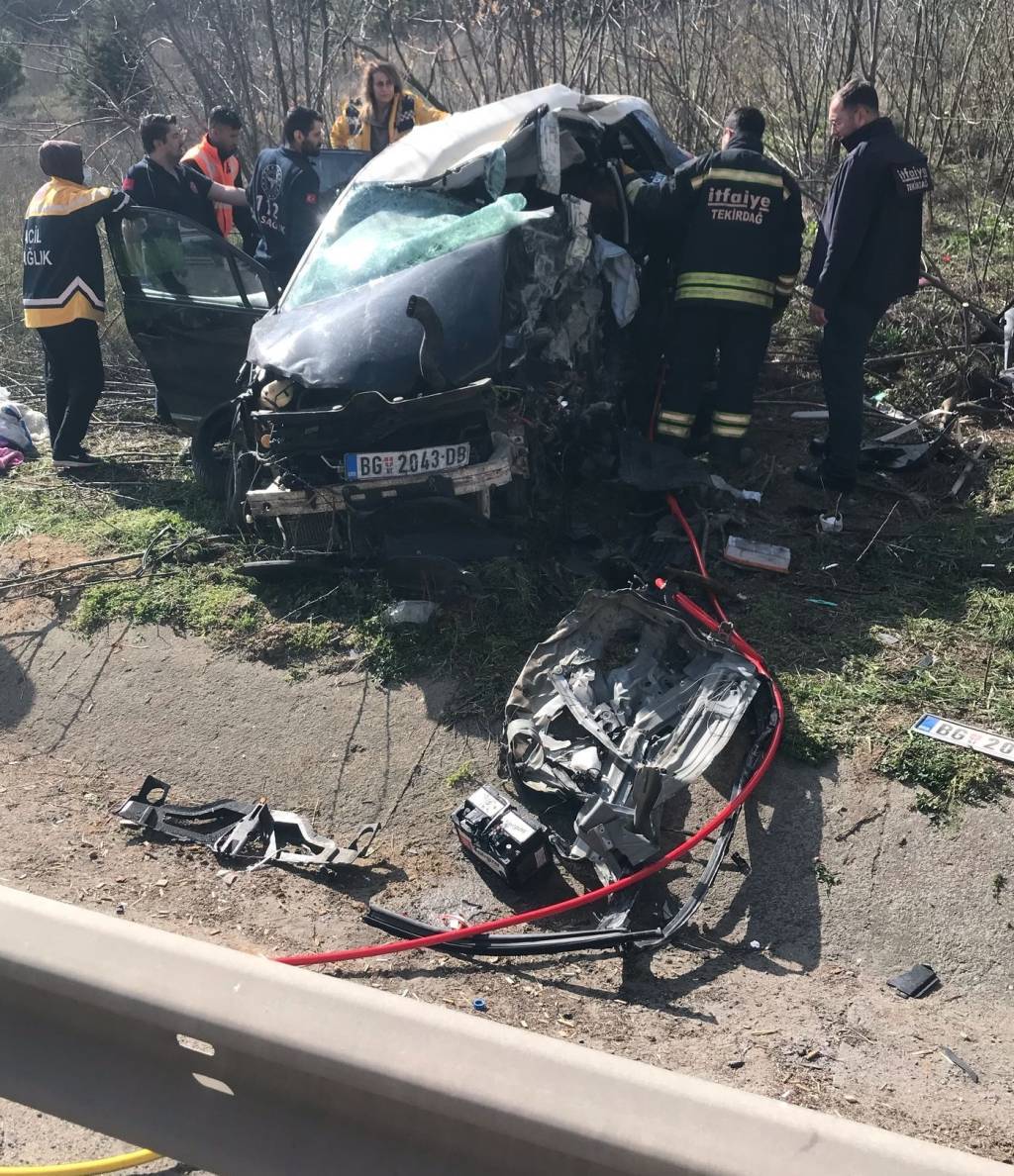 bilecik-haber_tekirdag-da-trafik-kazasi-sonucu-sirp-dansci-yasamini-yitirdi-3-kisi-yaralandi-66206.jpg
